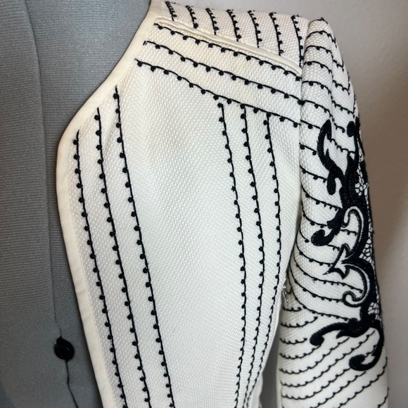 BGBG Bolero Embroidered Jacket Size XS - Picture 4 of 7